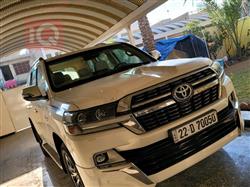 تۆیۆتا لاند کروزەر